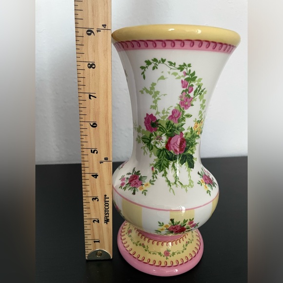 Vintage Laura Ashley Ceramic Floral Vase French Country Style. - Picture 3 of 5